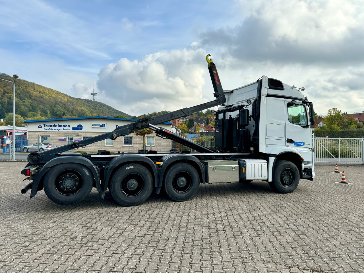 Mercedes-Benz Arocs MP5 3253 8x4 Tridem ARK HIAB 24 to - شاحنة برافعة خطافية: صورة 3 Mercedes-Benz Arocs MP5 3253 8x4 Tridem ARK HIAB 24 to - شاحنة برافعة خطافية: صورة 3