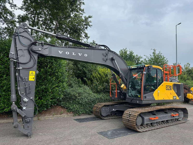 Volvo EC 220 EL - حفار زاحف: صورة 3 Volvo EC 220 EL - حفار زاحف: صورة 3