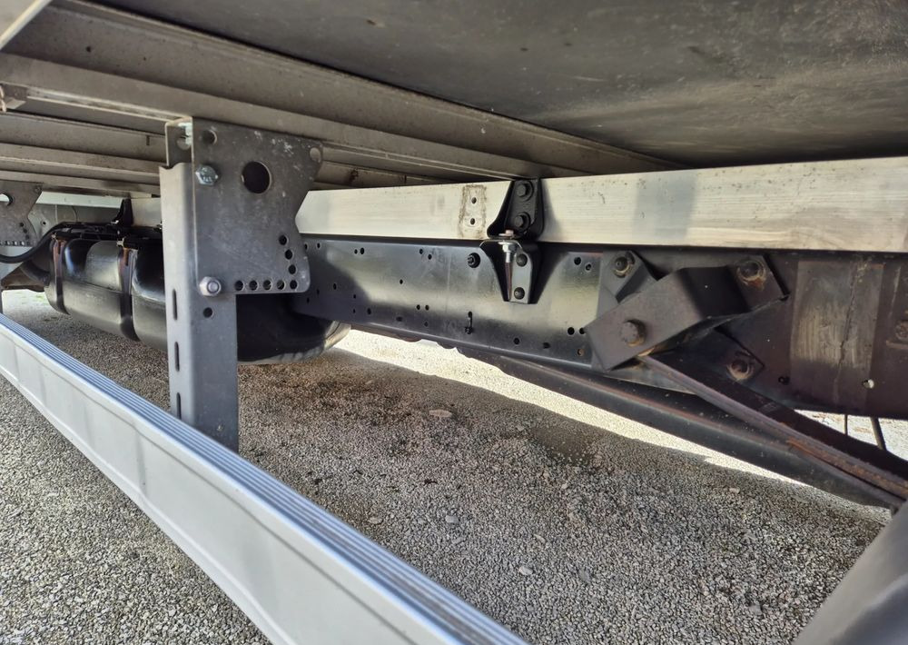 Iveco 35C15 3.0 - شاحنة توصيل مفتوحة: صورة 4 Iveco 35C15 3.0 - شاحنة توصيل مفتوحة: صورة 4