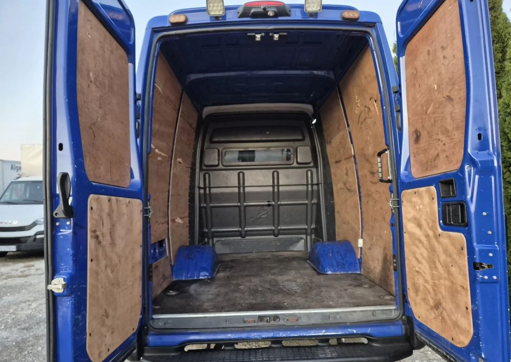 Iveco 35C17/ 3.0 170KM/ - الشاحنات الصغيرة كابينة مزدوجة: صورة 5 Iveco 35C17/ 3.0 170KM/ - الشاحنات الصغيرة كابينة مزدوجة: صورة 5