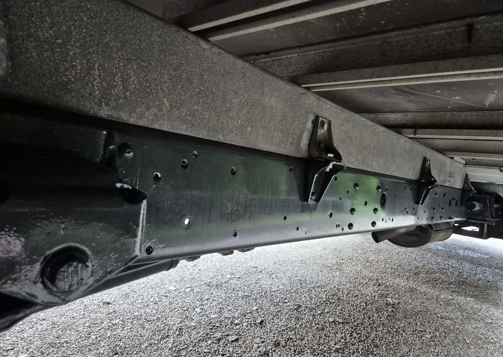 Iveco 70C17 3.0 170KM Skrzyniowy - شاحنة مغلقة بستائر جانبية: صورة 5 Iveco 70C17 3.0 170KM Skrzyniowy - شاحنة مغلقة بستائر جانبية: صورة 5