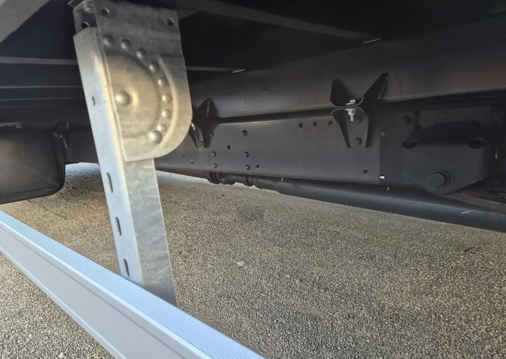 Iveco 70C18 3.0 180KM/ Skrzyniowy / 1 Właściciel/ Himatic 8b/ Rozstaw osi max 5.1m/ - شاحنة توصيل مفتوحة: صورة 5 Iveco 70C18 3.0 180KM/ Skrzyniowy / 1 Właściciel/ Himatic 8b/ Rozstaw osi max 5.1m/ - شاحنة توصيل مفتوحة: صورة 5