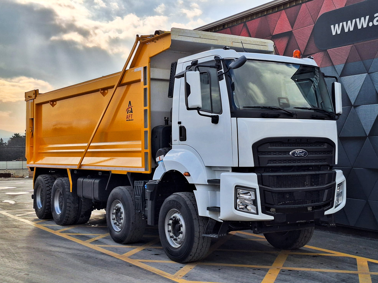 FORD 4445 XD - شاحنة قلاب: صورة 3 FORD 4445 XD - شاحنة قلاب: صورة 3