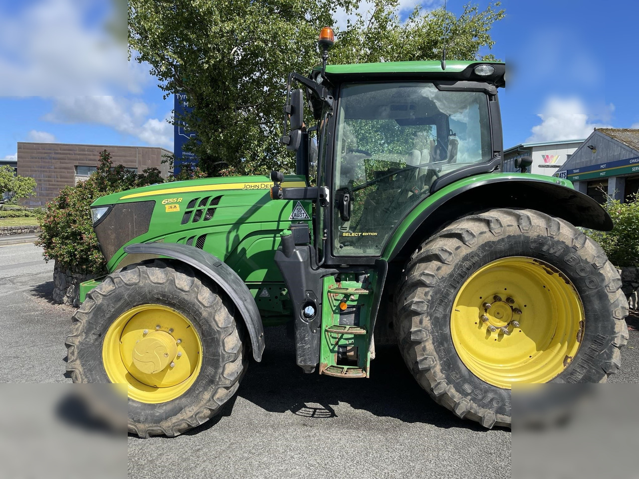 2019 JOHN DEERE 6155R - جرار: صورة 2 2019 JOHN DEERE 6155R - جرار: صورة 2