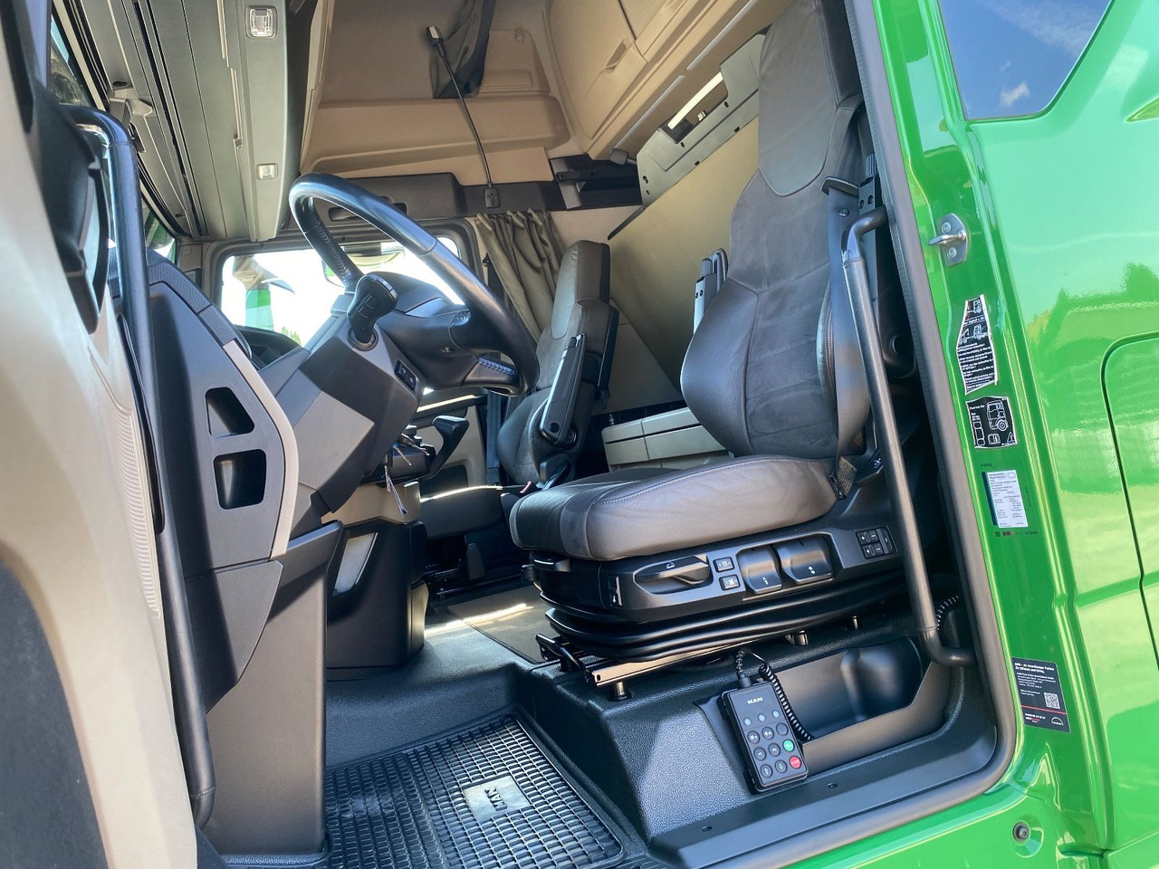 MAN TGX-GX 18.510 Individual/ Alu/Leder/TV etc. - مقطورة السحب: صورة 4 MAN TGX-GX 18.510 Individual/ Alu/Leder/TV etc. - مقطورة السحب: صورة 4