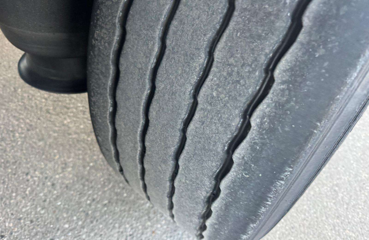 Krone Standart - نصف مقطورة بصندوق مغلق: صورة 2 Krone Standart - نصف مقطورة بصندوق مغلق: صورة 2