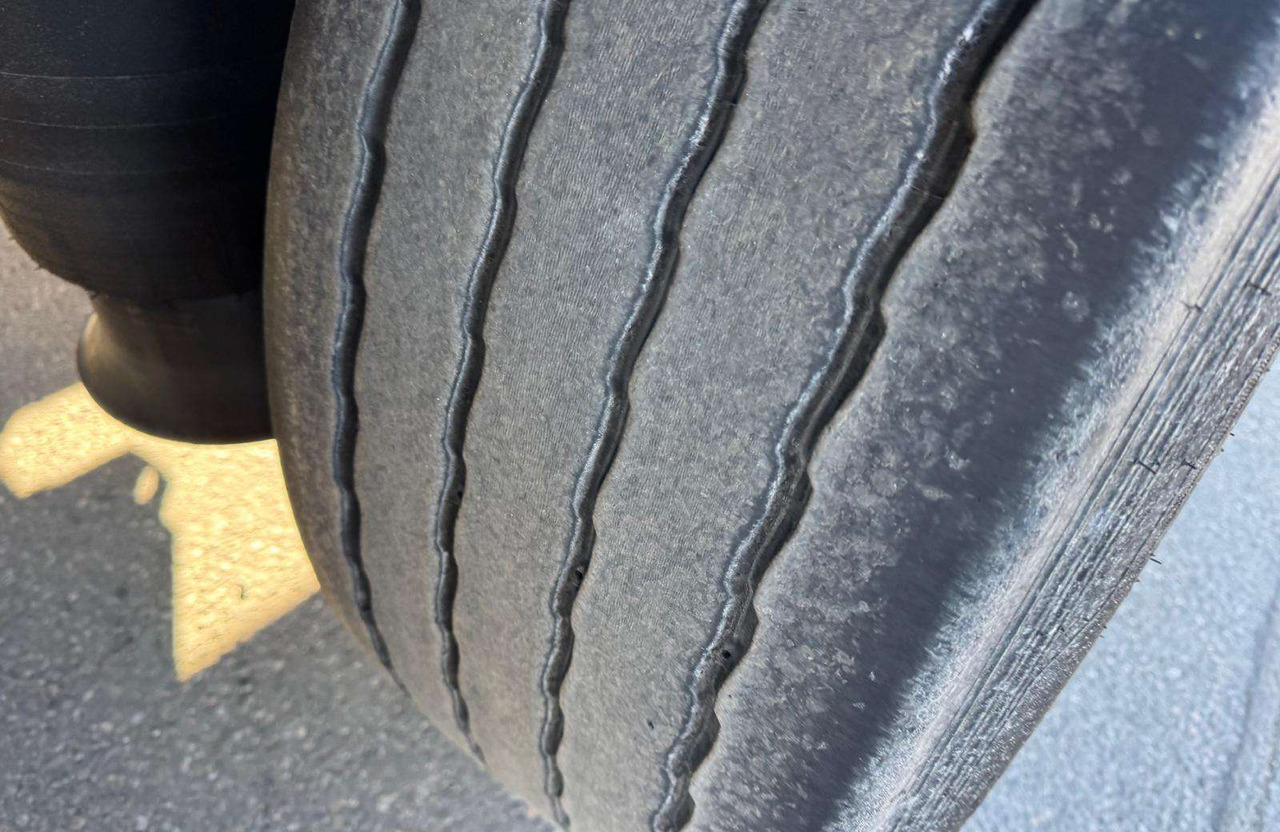 Krone Standart - نصف مقطورة بصندوق مغلق: صورة 4 Krone Standart - نصف مقطورة بصندوق مغلق: صورة 4