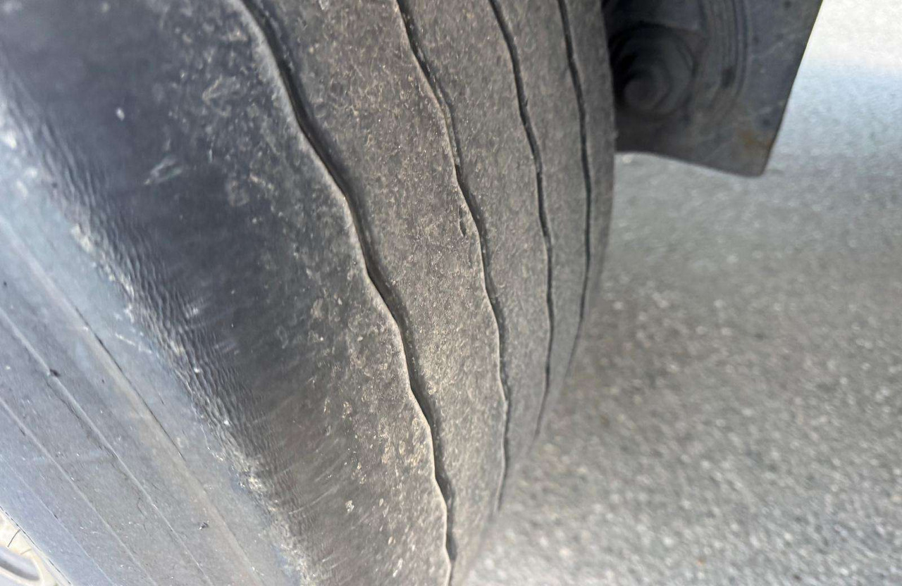 Krone Standart - نصف مقطورة بصندوق مغلق: صورة 3 Krone Standart - نصف مقطورة بصندوق مغلق: صورة 3