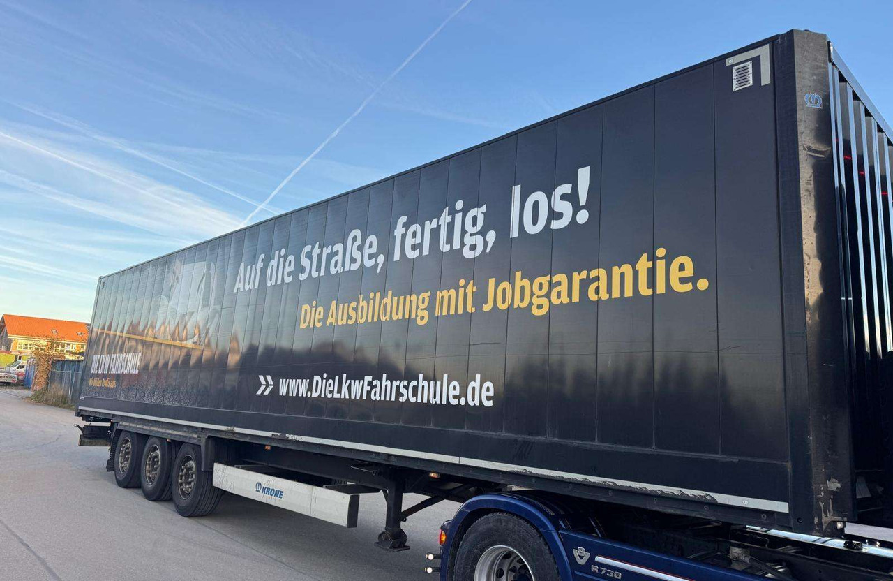 Krone Standart - نصف مقطورة بصندوق مغلق: صورة 1 Krone Standart - نصف مقطورة بصندوق مغلق: صورة 1