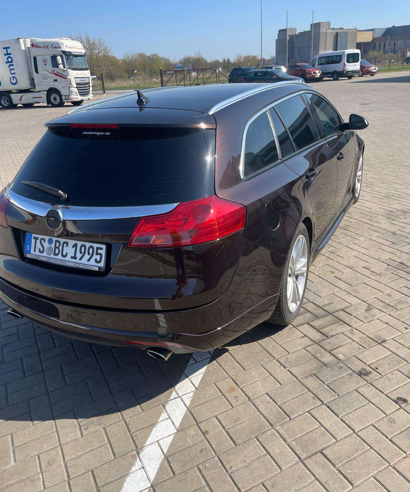 Opel Insignia - سيارة ستيشن: صورة 3 Opel Insignia - سيارة ستيشن: صورة 3