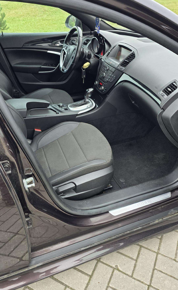 سيارة ستيشن Opel Insignia: صورة 11