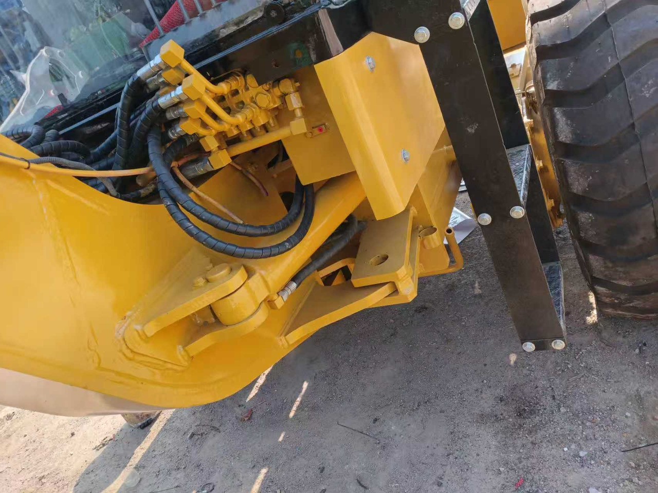 CATERPILLAR 140K used motor grader low price USA brand caterpillar - ماكينة تسوية: صورة 5 CATERPILLAR 140K used motor grader low price USA brand caterpillar - ماكينة تسوية: صورة 5