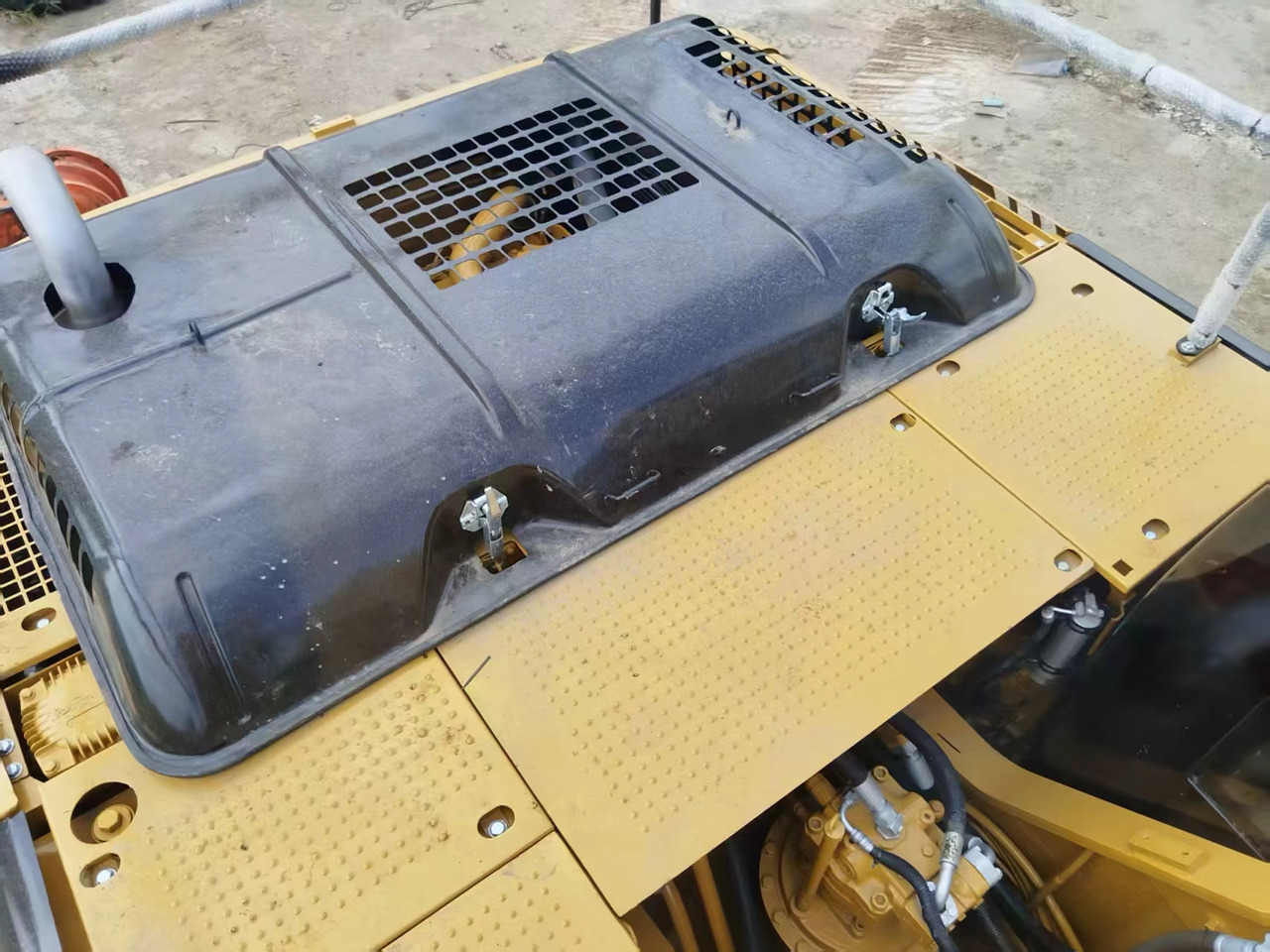 حفار زاحف CATERPILLAR 330DL good condition 2024 30 ton excavator for sale: صورة 6 حفار زاحف CATERPILLAR 330DL good condition 2024 30 ton excavator for sale: صورة 6