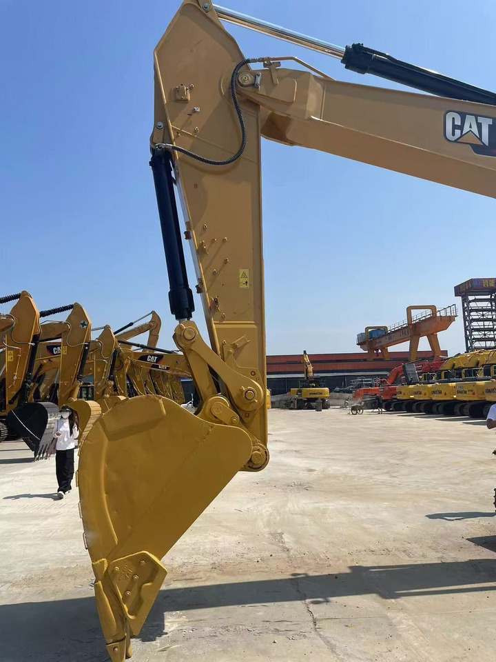 CATERPILLAR 330GC Low fuel consumption and easy maintenance Earthwork Engineering Mining Urban Construction - حفار زاحف: صورة 3 CATERPILLAR 330GC Low fuel consumption and easy maintenance Earthwork Engineering Mining Urban Construction - حفار زاحف: صورة 3