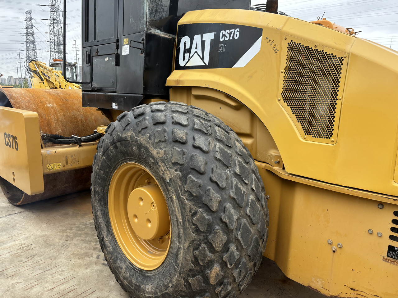 CATERPILLAR CS76 road roller Road construction - رَصَّاص الطرق: صورة 3 CATERPILLAR CS76 road roller Road construction - رَصَّاص الطرق: صورة 3