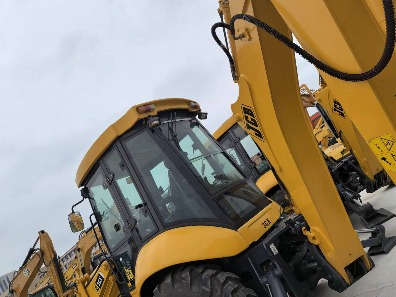 JCB 3CX - لودر ذو محراث خلفي/ باكهو: صورة 4 JCB 3CX - لودر ذو محراث خلفي/ باكهو: صورة 4