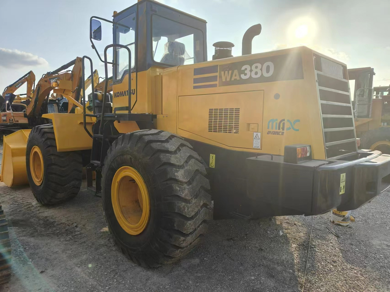 KOMATSU wa380 Low hours, direct supply from the source, lower prices - اللودر بعجل: صورة 3 KOMATSU wa380 Low hours, direct supply from the source, lower prices - اللودر بعجل: صورة 3
