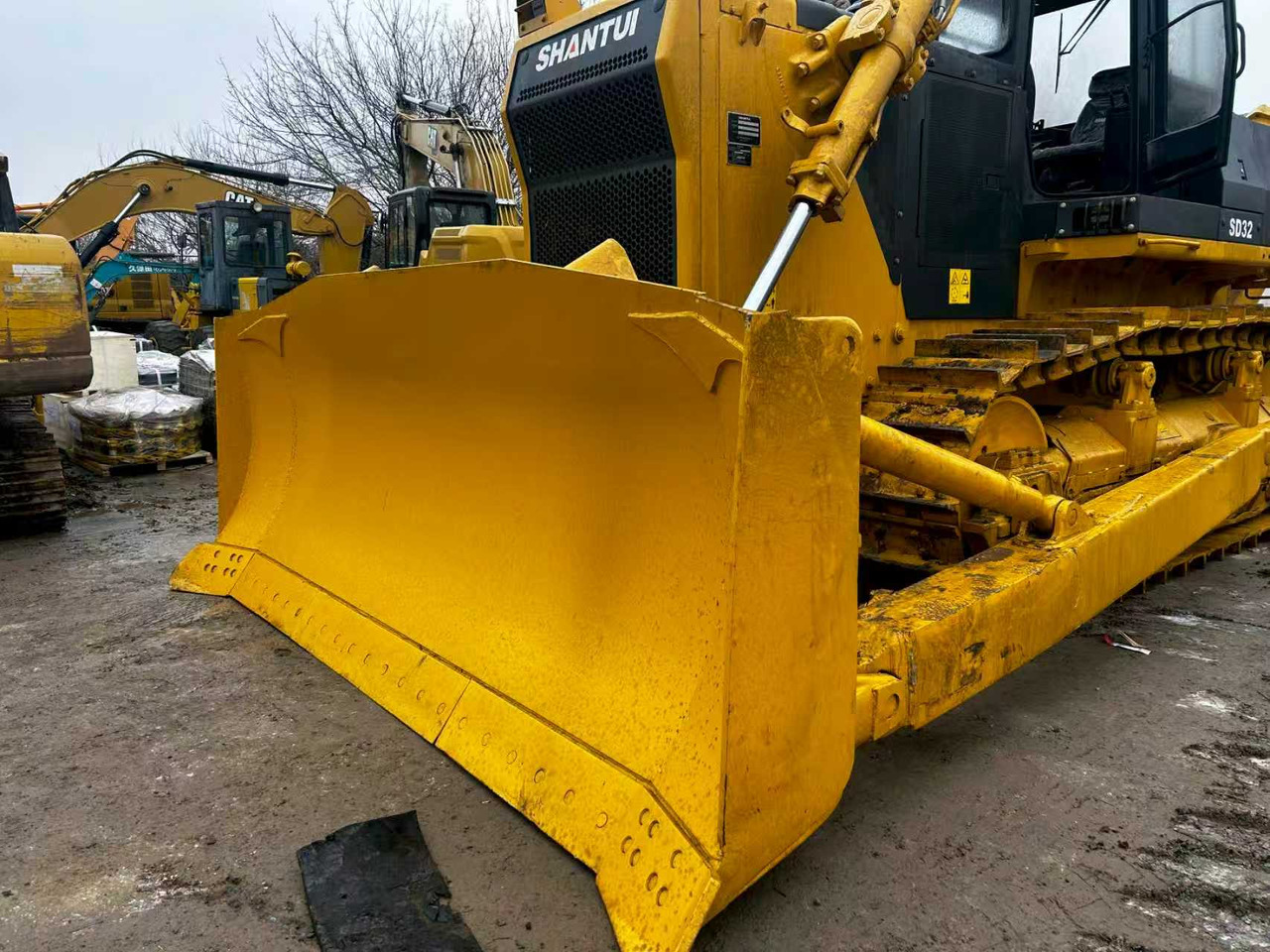 SHANTUI SD32 used bulldozer famous china brand for sale - بلدوزر: صورة 2 SHANTUI SD32 used bulldozer famous china brand for sale - بلدوزر: صورة 2