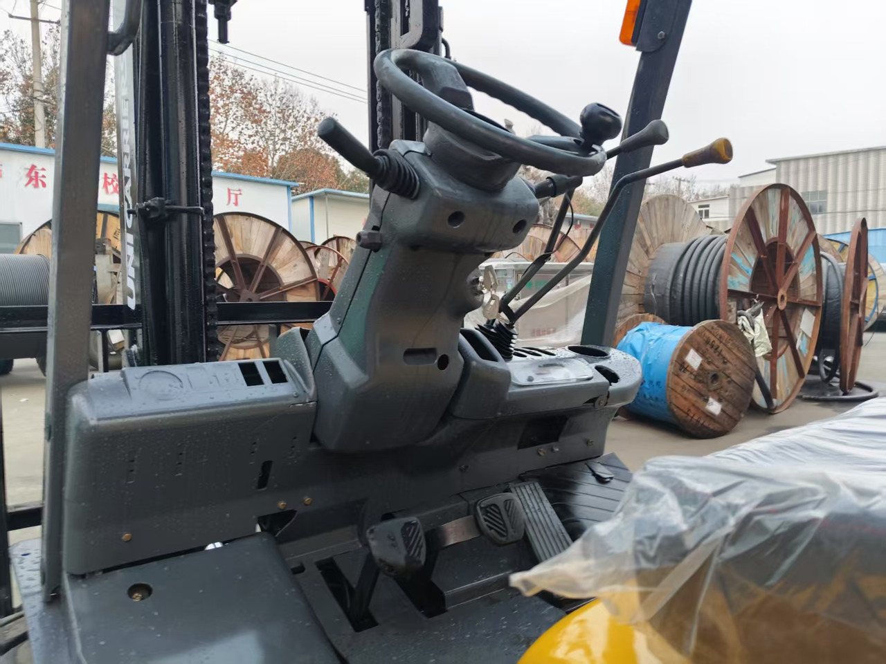 TCM FD30 Japan brand used 3 ton diesel forklift Customizable mast clamps - رافعة شوكية ديزل: صورة 3 TCM FD30 Japan brand used 3 ton diesel forklift Customizable mast clamps - رافعة شوكية ديزل: صورة 3