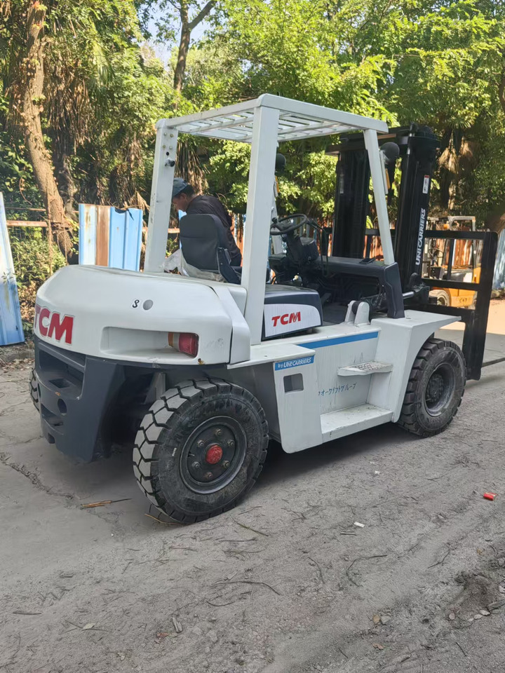TCM FD50 Japan brand used 5 ton diesel forklift Customizable mast clamps - رافعة شوكية ديزل: صورة 4 TCM FD50 Japan brand used 5 ton diesel forklift Customizable mast clamps - رافعة شوكية ديزل: صورة 4