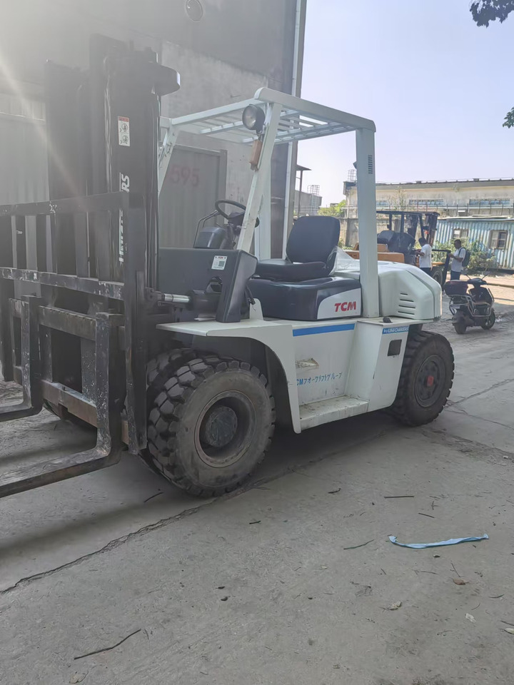 TCM FD50 Japan brand used 5 ton diesel forklift Customizable mast clamps - رافعة شوكية ديزل: صورة 1 TCM FD50 Japan brand used 5 ton diesel forklift Customizable mast clamps - رافعة شوكية ديزل: صورة 1