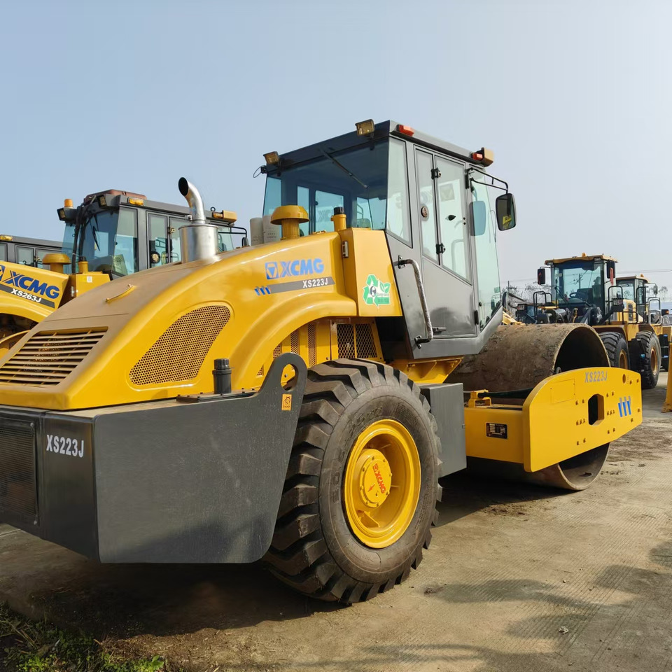 XCMG XS223J used road roller low hours factory price - ضاغطة التربة: صورة 3 XCMG XS223J used road roller low hours factory price - ضاغطة التربة: صورة 3