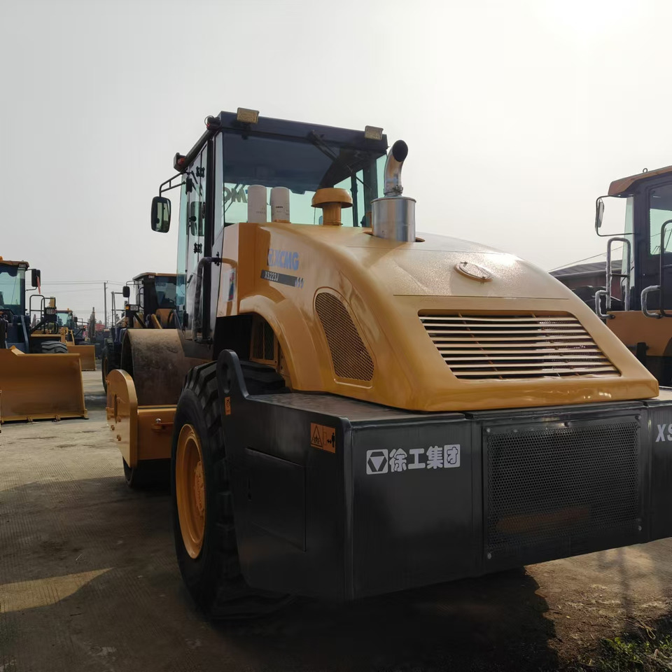 XCMG XS223J used road roller low hours factory price - ضاغطة التربة: صورة 2 XCMG XS223J used road roller low hours factory price - ضاغطة التربة: صورة 2