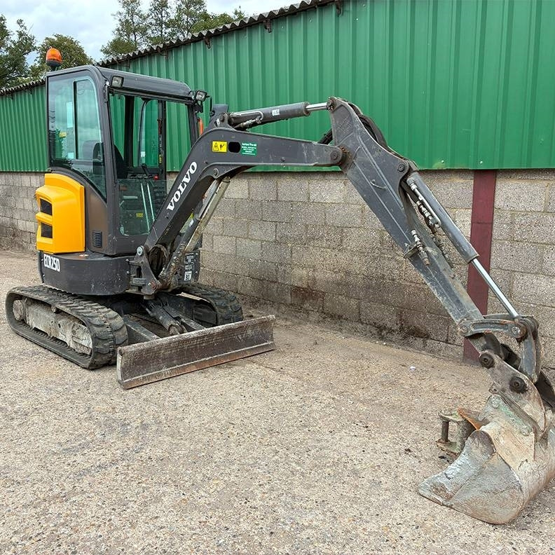 Volvo ECR25D - حفار صغير: صورة 3 Volvo ECR25D - حفار صغير: صورة 3