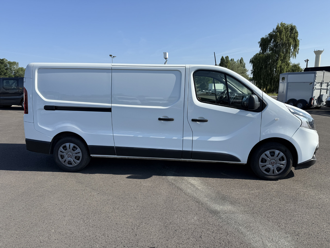 FIAT TALENTO 1T3 LH1 2.0MULTIJET120 PRO LOUNGE + ATTELAGE ET KIT BOIS COMPLET - فان: صورة 4 FIAT TALENTO 1T3 LH1 2.0MULTIJET120 PRO LOUNGE + ATTELAGE ET KIT BOIS COMPLET - فان: صورة 4