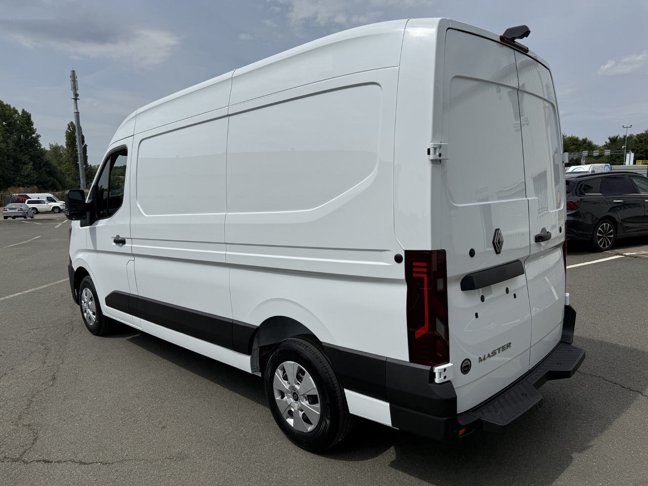 RENAULT MASTER 3T5 L2H2 EXTRA 2.0DCI150 - فان: صورة 4 RENAULT MASTER 3T5 L2H2 EXTRA 2.0DCI150 - فان: صورة 4