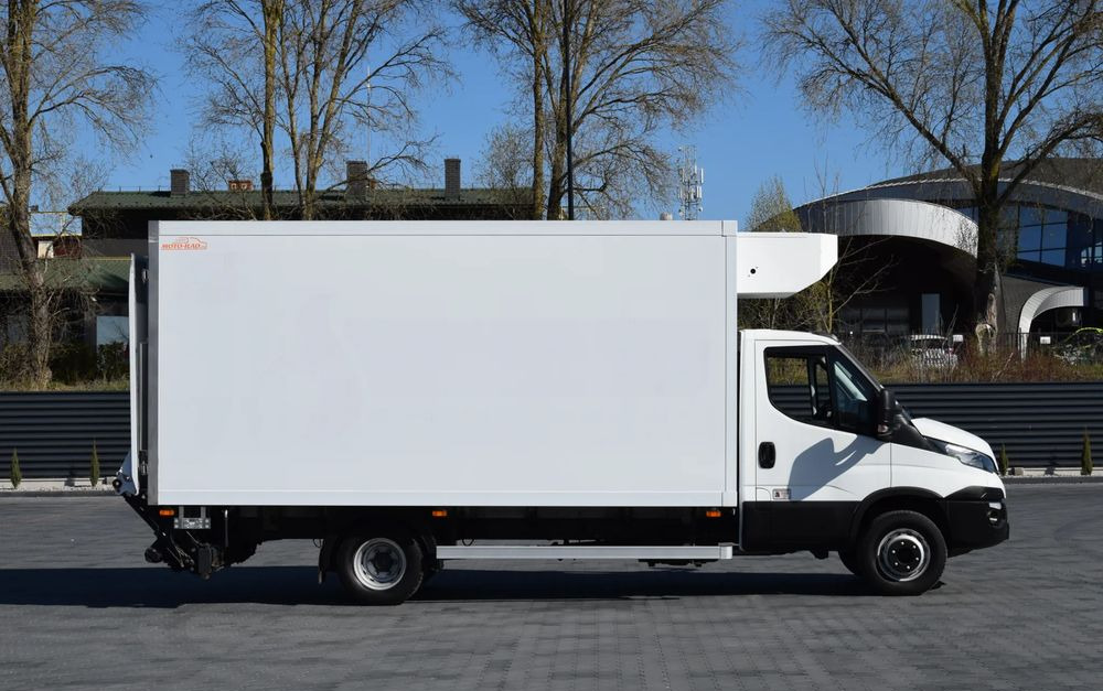 Iveco DAILY 70C18 / 3.0 - 180 KM / AUTOMAT HI-MATIC / 3 OSOBY / CHŁODNIA - MROŹNIA 4,55 M / AGREGAD FRIGOBLOCK / WINDA SORENSEN / KLIMA / TEMPOMAT / KAMERA COFANIA / REGULOWANE ZAWIESZENIE / SERWISOWA - شاحنة ذات مبرد: صورة 4 Iveco DAILY 70C18 / 3.0 - 180 KM / AUTOMAT HI-MATIC / 3 OSOBY / CHŁODNIA - MROŹNIA 4,55 M / AGREGAD FRIGOBLOCK / WINDA SORENSEN / KLIMA / TEMPOMAT / KAMERA COFANIA / REGULOWANE ZAWIESZENIE / SERWISOWA - شاحنة ذات مبرد: صورة 4