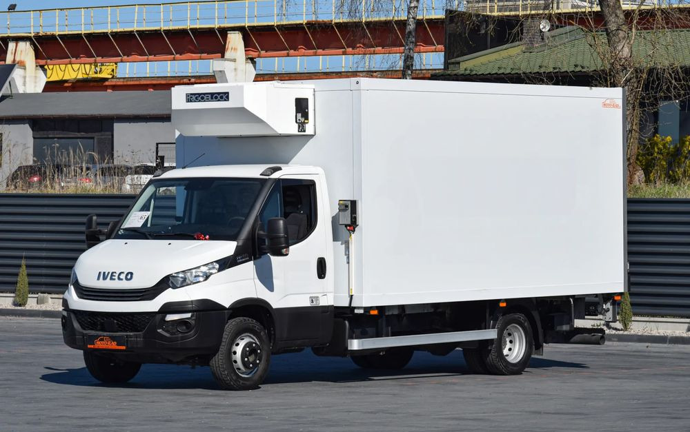 Iveco DAILY 70C18 / 3.0 - 180 KM / AUTOMAT HI-MATIC / 3 OSOBY / CHŁODNIA - MROŹNIA 4,55 M / AGREGAD FRIGOBLOCK / WINDA SORENSEN / KLIMA / TEMPOMAT / KAMERA COFANIA / REGULOWANE ZAWIESZENIE / SERWISOWA - شاحنة ذات مبرد: صورة 1 Iveco DAILY 70C18 / 3.0 - 180 KM / AUTOMAT HI-MATIC / 3 OSOBY / CHŁODNIA - MROŹNIA 4,55 M / AGREGAD FRIGOBLOCK / WINDA SORENSEN / KLIMA / TEMPOMAT / KAMERA COFANIA / REGULOWANE ZAWIESZENIE / SERWISOWA - شاحنة ذات مبرد: صورة 1