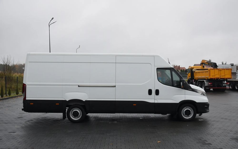 Iveco DAILY MAXI 35S16 / 2.3 - 160 KM / NOWY MODEL / 3 OSOBY / DOSTAWCZE / BLASZAK / KLIMA / CZUJNIKI COFANIA / TRYB CITY-ECO / 2023 / SERWISOWANY / SPROWADZONY Z NIEMIEC - فان: صورة 4 Iveco DAILY MAXI 35S16 / 2.3 - 160 KM / NOWY MODEL / 3 OSOBY / DOSTAWCZE / BLASZAK / KLIMA / CZUJNIKI COFANIA / TRYB CITY-ECO / 2023 / SERWISOWANY / SPROWADZONY Z NIEMIEC - فان: صورة 4