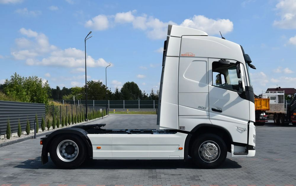 Volvo FH500 / EURO 6 / NOWY MODEL / KLIMATYZACJA POSTOJOWA / ACC / LEDY / 2 ZBIORNIKI PALIWA / FULL SPILERY / 2022 / SERWISOWANY / SPROWADZONY - رأس تريلا: صورة 4 Volvo FH500 / EURO 6 / NOWY MODEL / KLIMATYZACJA POSTOJOWA / ACC / LEDY / 2 ZBIORNIKI PALIWA / FULL SPILERY / 2022 / SERWISOWANY / SPROWADZONY - رأس تريلا: صورة 4
