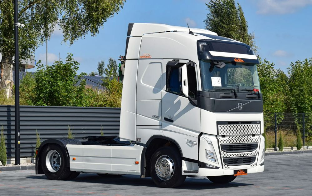 Volvo FH500 / EURO 6 / NOWY MODEL / KLIMATYZACJA POSTOJOWA / ACC / LEDY / 2 ZBIORNIKI PALIWA / FULL SPILERY / 2022 / SERWISOWANY / SPROWADZONY - رأس تريلا: صورة 3 Volvo FH500 / EURO 6 / NOWY MODEL / KLIMATYZACJA POSTOJOWA / ACC / LEDY / 2 ZBIORNIKI PALIWA / FULL SPILERY / 2022 / SERWISOWANY / SPROWADZONY - رأس تريلا: صورة 3