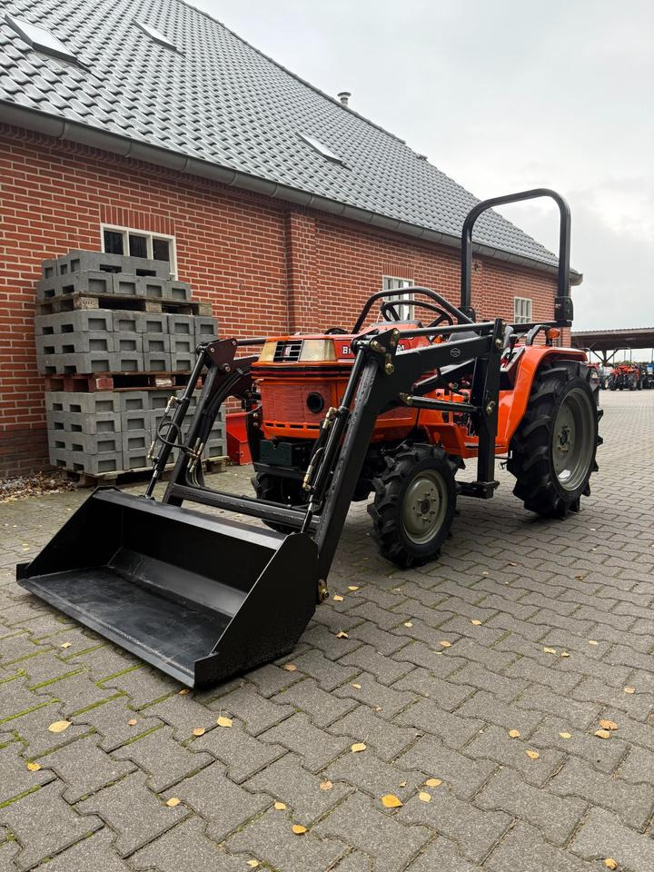 Kleintraktor Kubota B1-17 mit Frontlader ab 125 € pro Monat. - جرار صغير: صورة 1 Kleintraktor Kubota B1-17 mit Frontlader ab 125 € pro Monat. - جرار صغير: صورة 1