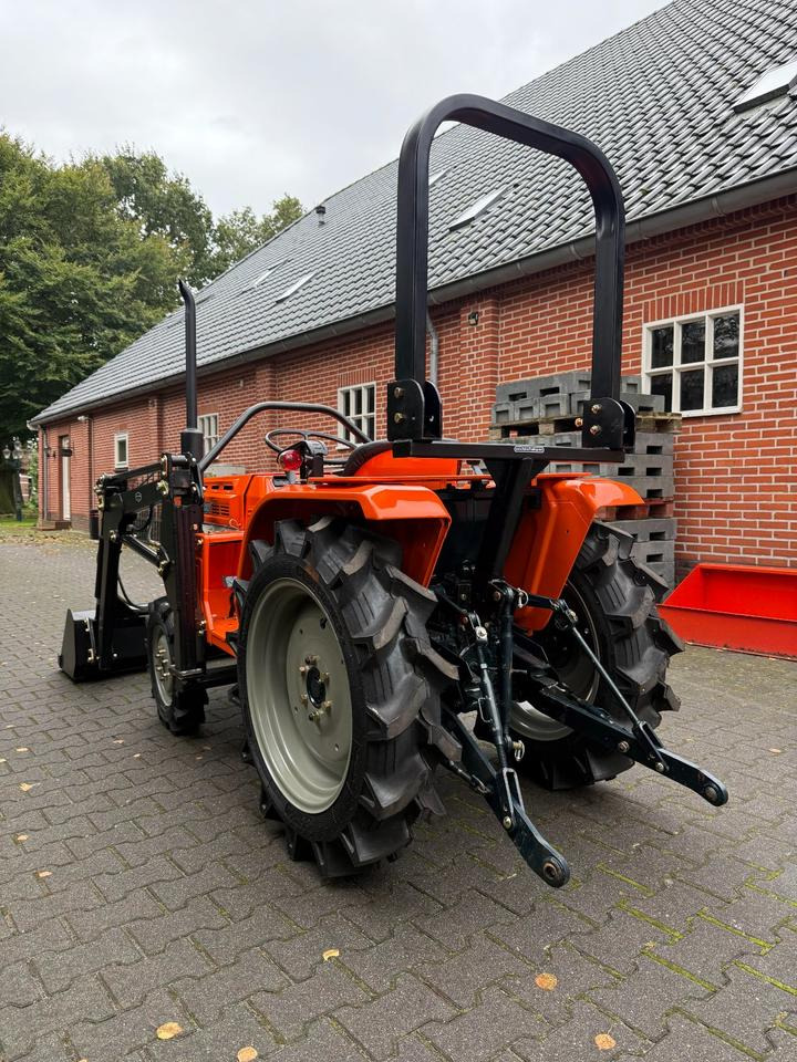 Kleintraktor Kubota B1600 mit Frontlader ab 125 € pro Monat. - جرار صغير: صورة 3 Kleintraktor Kubota B1600 mit Frontlader ab 125 € pro Monat. - جرار صغير: صورة 3