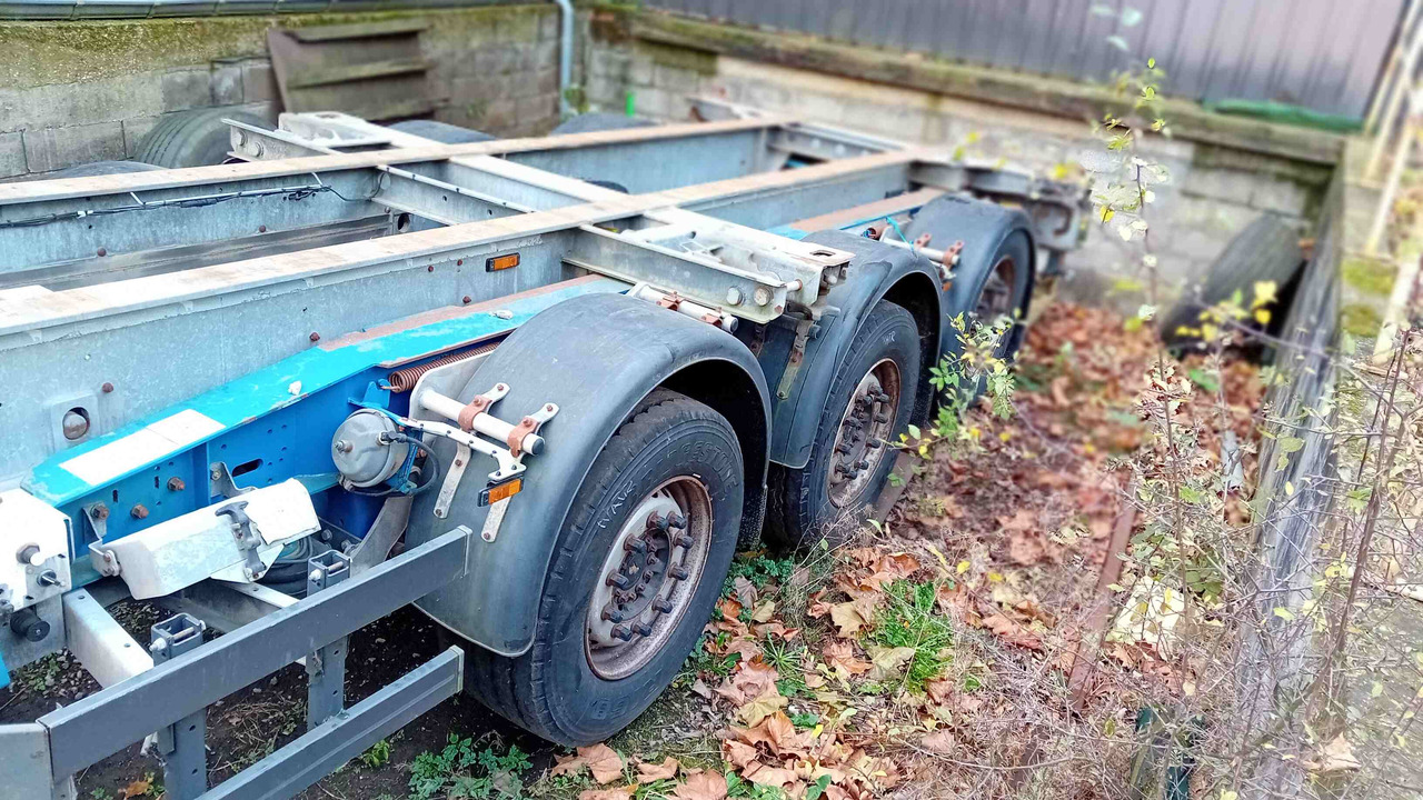 SCHMITZ CARGOBULL châssis porte-conteneur semi-remorque Os - type SGF*3 - adaptable pour conteneur 20' et 40' - ناقل حاوية/ نصف مقطورة بحاوية: صورة 3 SCHMITZ CARGOBULL châssis porte-conteneur semi-remorque Os - type SGF*3 - adaptable pour conteneur 20' et 40' - ناقل حاوية/ نصف مقطورة بحاوية: صورة 3