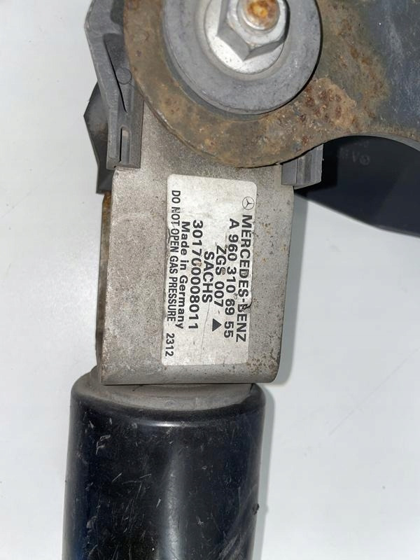 AMORTYZATOR WSPORNIK KABINY ACTROS A9603106955 - نظام تعليق الكابينة - شاحنة: صورة 2 AMORTYZATOR WSPORNIK KABINY ACTROS A9603106955 - نظام تعليق الكابينة - شاحنة: صورة 2