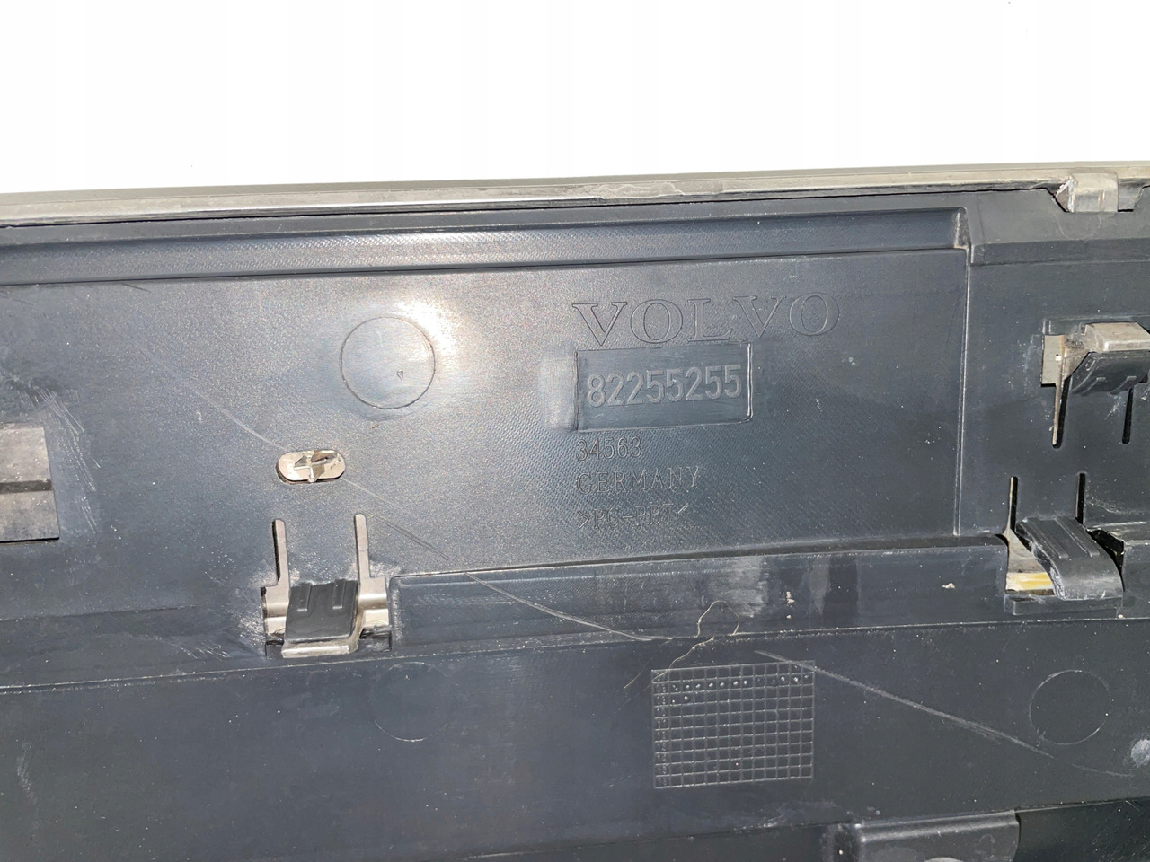 GRILL MASKI ATRAPA VOLVO FH13 FH 13 82255255 - غطاء السيارة - شاحنة: صورة 3 GRILL MASKI ATRAPA VOLVO FH13 FH 13 82255255 - غطاء السيارة - شاحنة: صورة 3