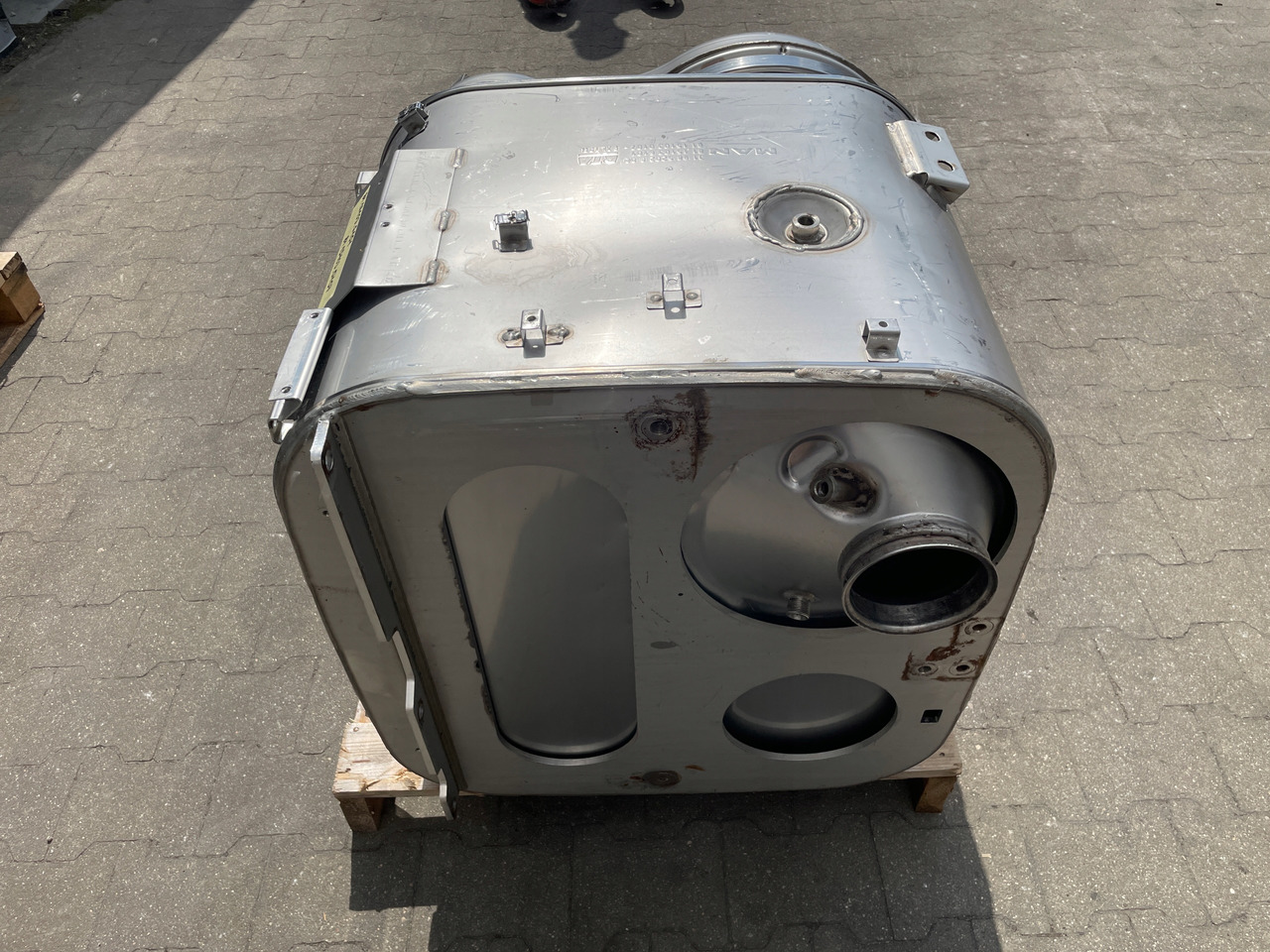 KATALIZATOR MAN TGX TGS EURO 6 DPF TŁUMIK WYDECH 81151036101 - محول حفاز - شاحنة: صورة 5 KATALIZATOR MAN TGX TGS EURO 6 DPF TŁUMIK WYDECH 81151036101 - محول حفاز - شاحنة: صورة 5