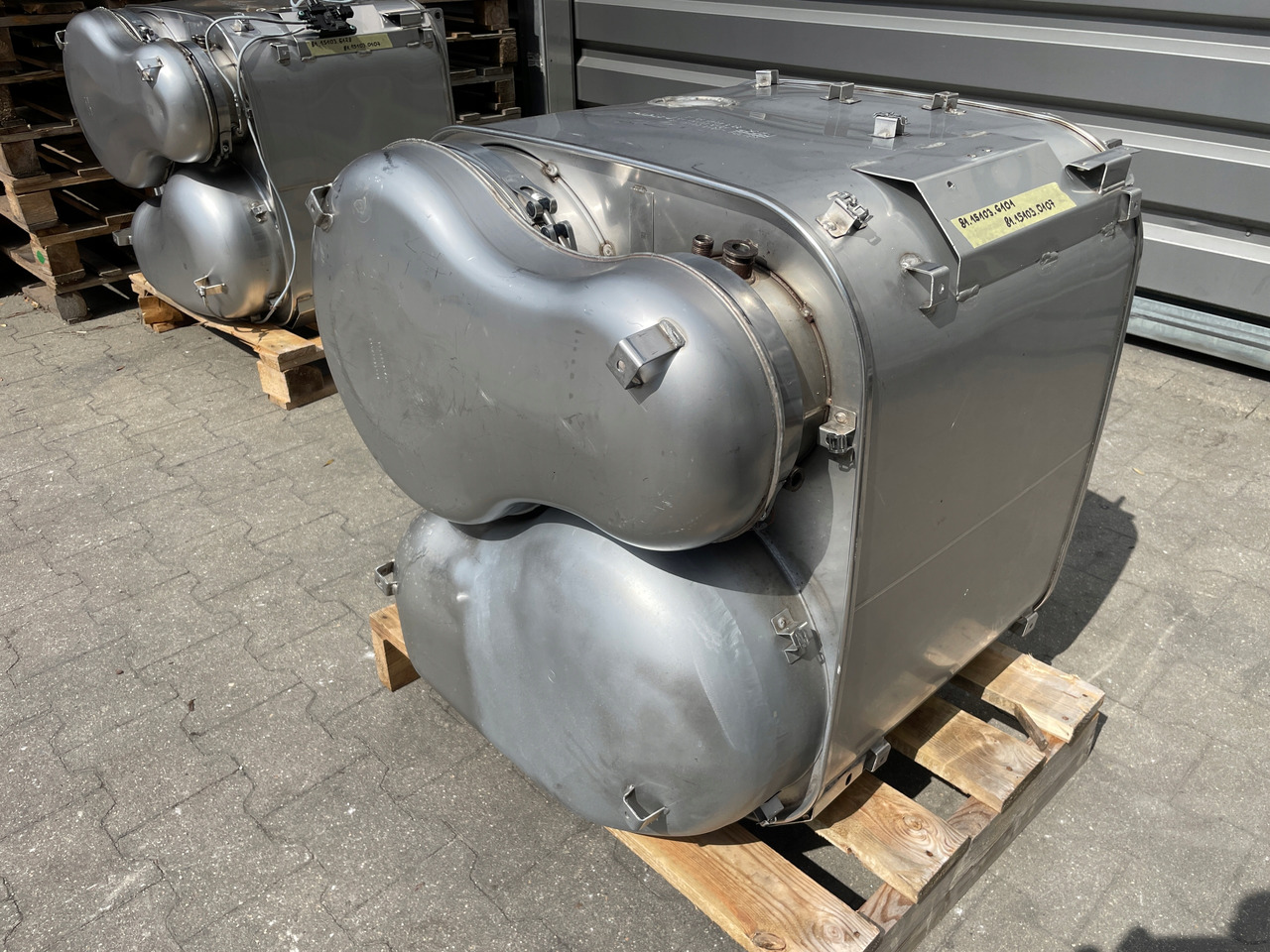 KATALIZATOR MAN TGX TGS EURO 6 DPF TŁUMIK WYDECH 81151036101 - محول حفاز - شاحنة: صورة 1 KATALIZATOR MAN TGX TGS EURO 6 DPF TŁUMIK WYDECH 81151036101 - محول حفاز - شاحنة: صورة 1