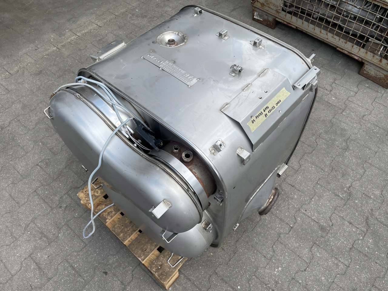 KATALIZATOR MAN TGX TGS EURO 6 DPF TŁUMIK WYDECH 81151036114 - ماسورة العادم - شاحنة: صورة 1 KATALIZATOR MAN TGX TGS EURO 6 DPF TŁUMIK WYDECH 81151036114 - ماسورة العادم - شاحنة: صورة 1