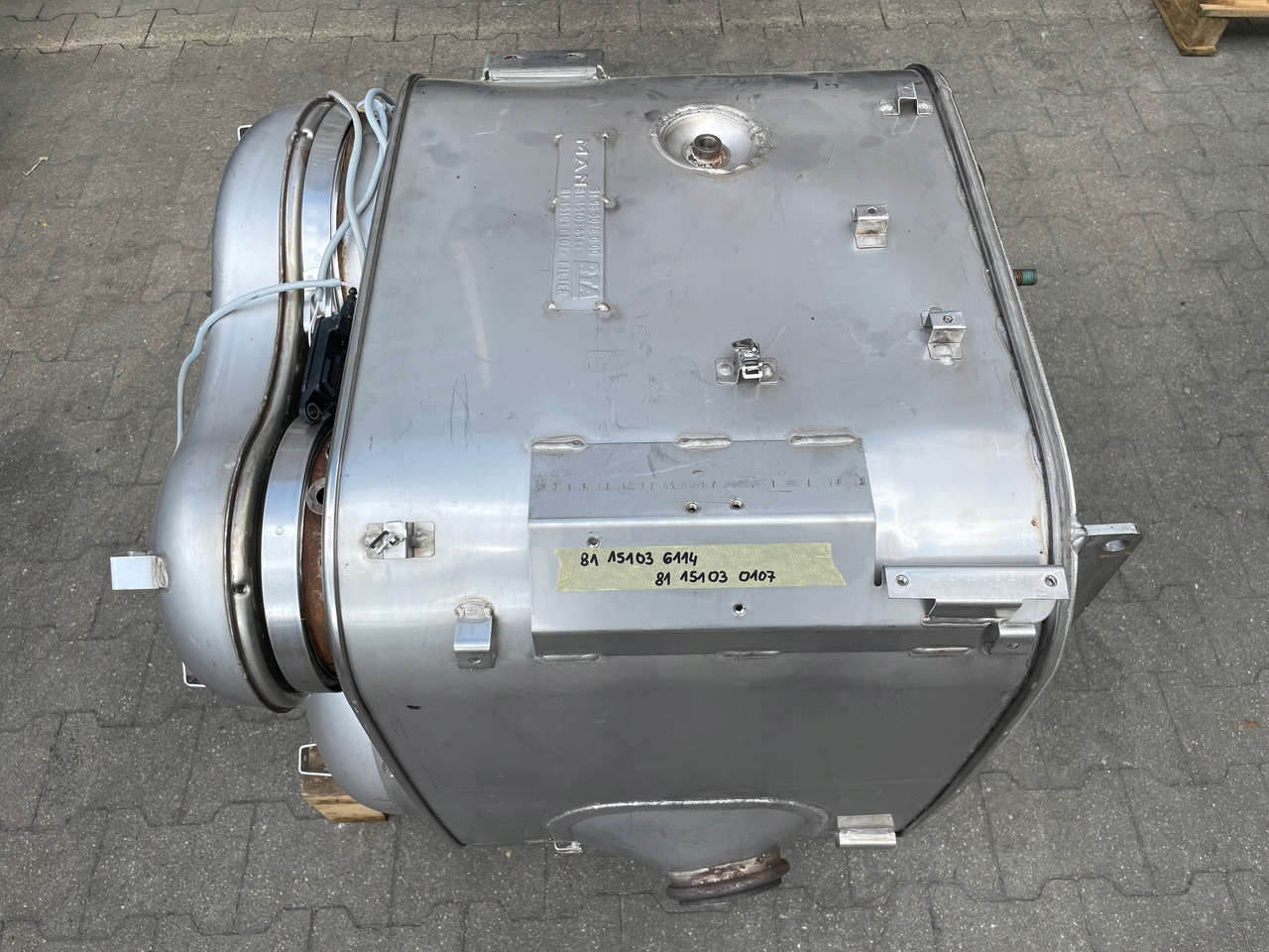 KATALIZATOR MAN TGX TGS EURO 6 DPF TŁUMIK WYDECH 81151036114 - ماسورة العادم - شاحنة: صورة 2 KATALIZATOR MAN TGX TGS EURO 6 DPF TŁUMIK WYDECH 81151036114 - ماسورة العادم - شاحنة: صورة 2