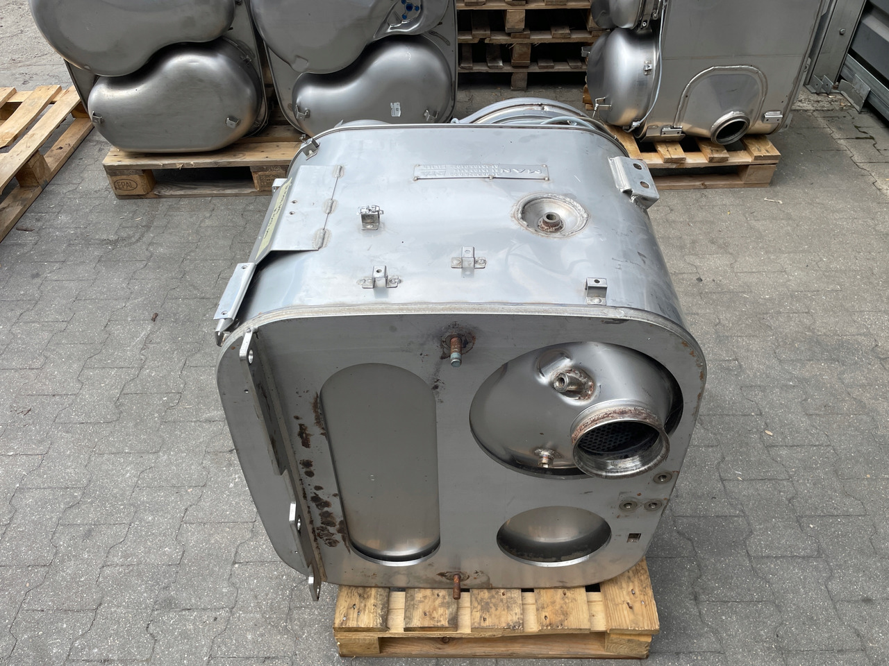 KATALIZATOR MAN TGX TGS EURO 6 DPF TŁUMIK WYDECH 81151036114 - ماسورة العادم - شاحنة: صورة 5 KATALIZATOR MAN TGX TGS EURO 6 DPF TŁUMIK WYDECH 81151036114 - ماسورة العادم - شاحنة: صورة 5