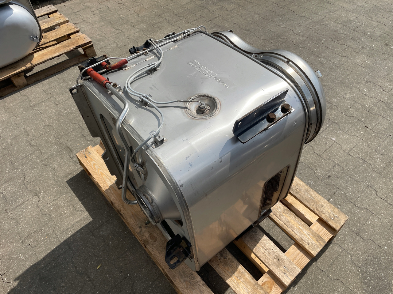 KATALIZATOR MAN TGX TGS EURO 6 DPF TŁUMIK WYDECH 81151036115 - محول حفاز - شاحنة: صورة 4 KATALIZATOR MAN TGX TGS EURO 6 DPF TŁUMIK WYDECH 81151036115 - محول حفاز - شاحنة: صورة 4