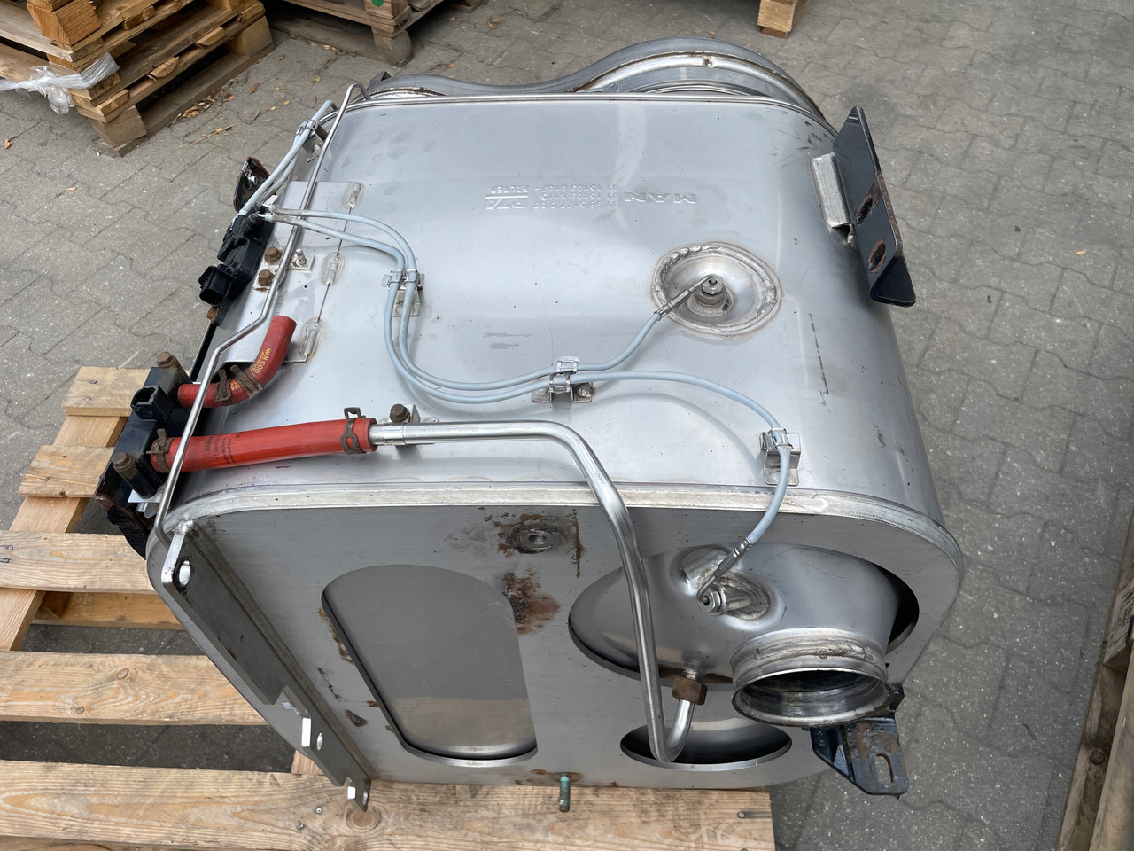 KATALIZATOR MAN TGX TGS EURO 6 DPF TŁUMIK WYDECH 81151036115 - ماسورة العادم - شاحنة: صورة 4 KATALIZATOR MAN TGX TGS EURO 6 DPF TŁUMIK WYDECH 81151036115 - ماسورة العادم - شاحنة: صورة 4