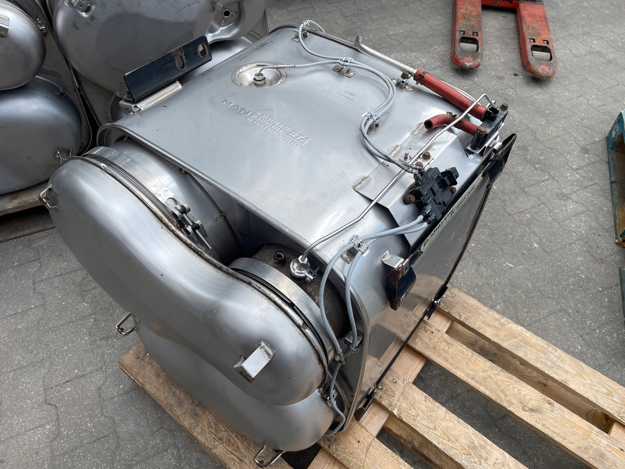 KATALIZATOR MAN TGX TGS EURO 6 DPF TŁUMIK WYDECH 81151036115 - ماسورة العادم - شاحنة: صورة 1 KATALIZATOR MAN TGX TGS EURO 6 DPF TŁUMIK WYDECH 81151036115 - ماسورة العادم - شاحنة: صورة 1