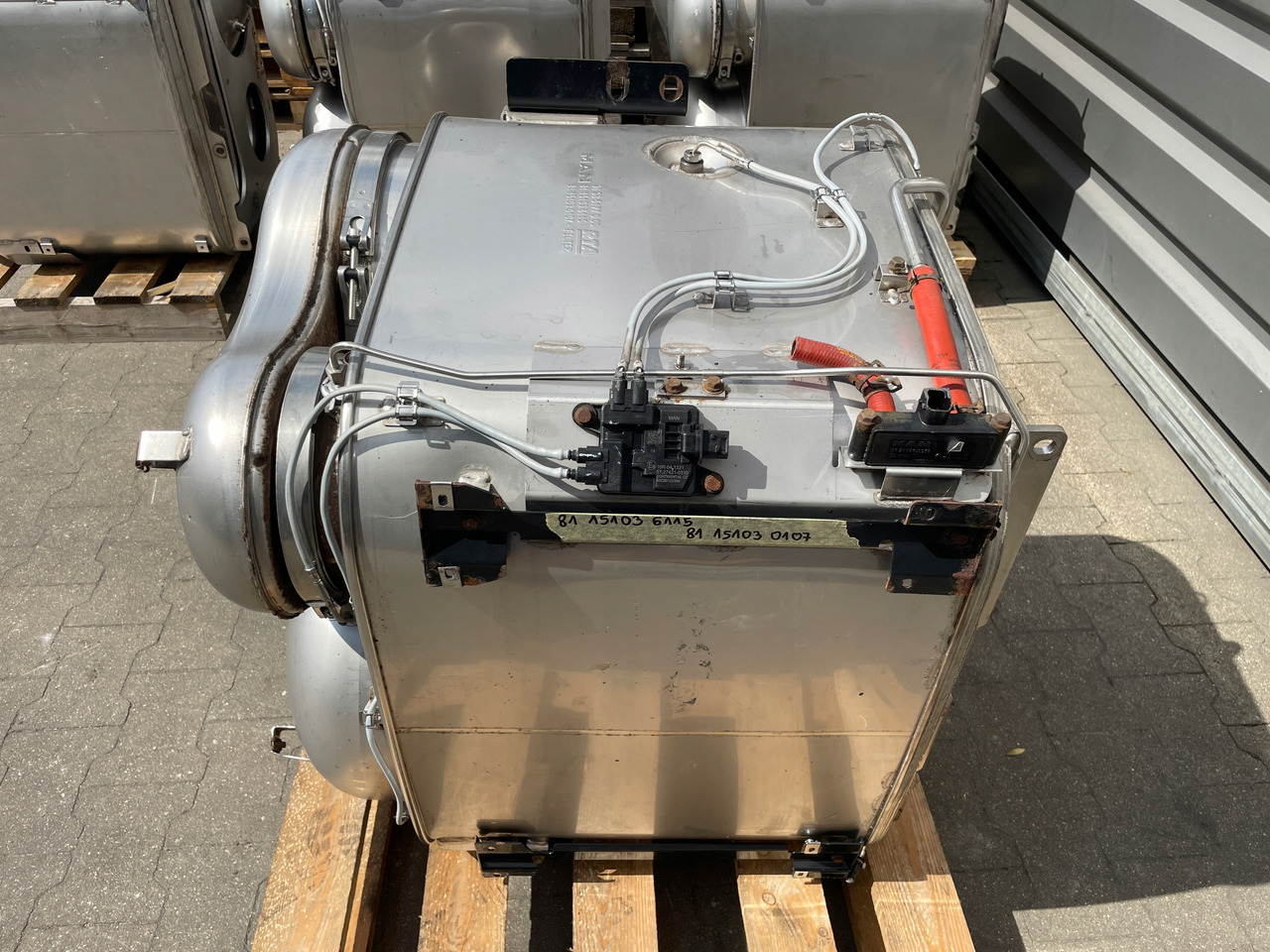 KATALIZATOR MAN TGX TGS EURO 6 DPF TŁUMIK WYDECH 81151036115 - محول حفاز - شاحنة: صورة 2 KATALIZATOR MAN TGX TGS EURO 6 DPF TŁUMIK WYDECH 81151036115 - محول حفاز - شاحنة: صورة 2