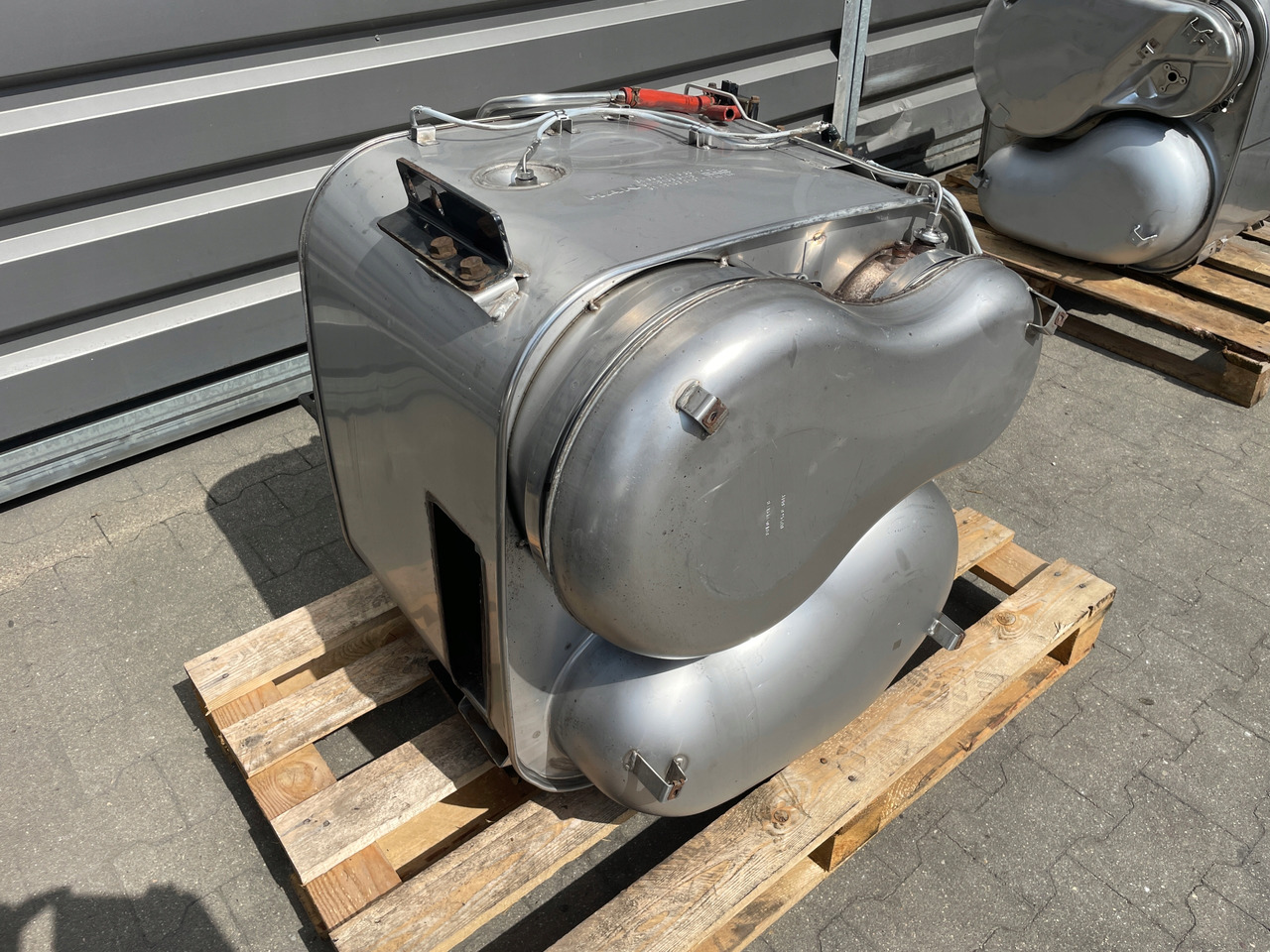 KATALIZATOR MAN TGX TGS EURO 6 DPF TŁUMIK WYDECH 81151036115 - محول حفاز - شاحنة: صورة 3 KATALIZATOR MAN TGX TGS EURO 6 DPF TŁUMIK WYDECH 81151036115 - محول حفاز - شاحنة: صورة 3